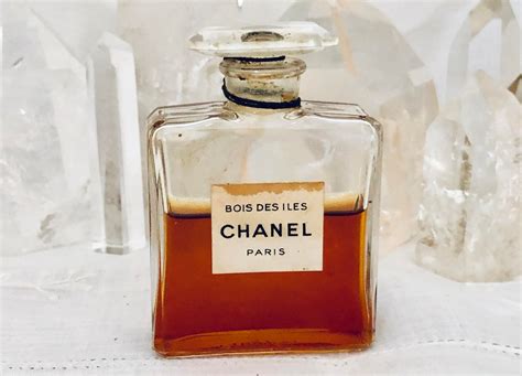 chanel bois des iles sample